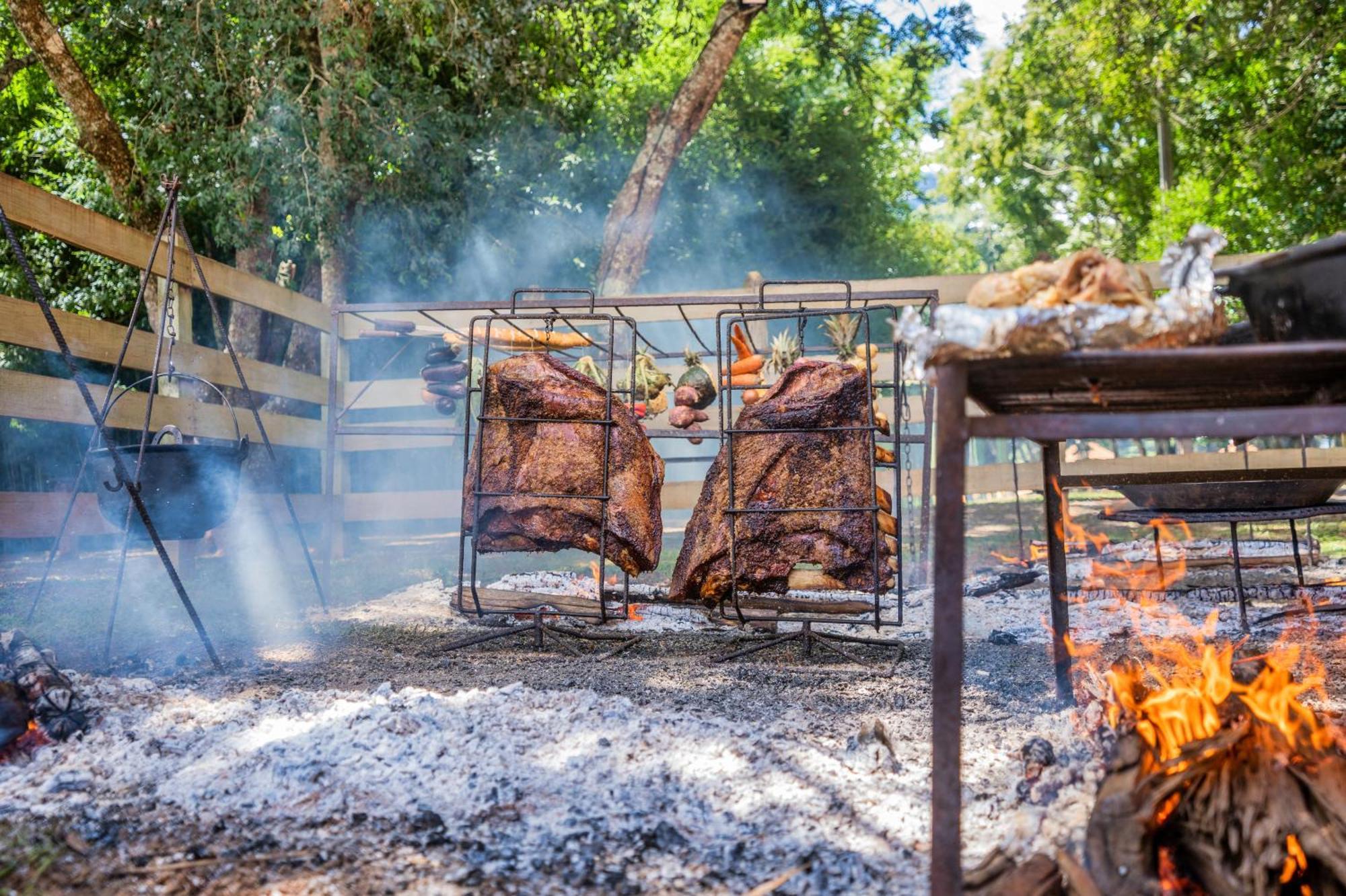 Vira Charme Resort Fernandes Pinheiro Εξωτερικό φωτογραφία